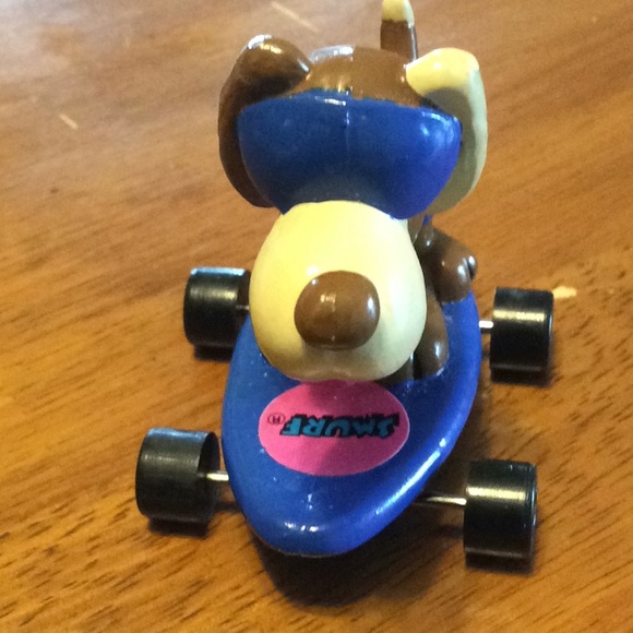 Vtg 1981 Smurf genuine Puppy Skateboard Figure. - Picture 3 of 5